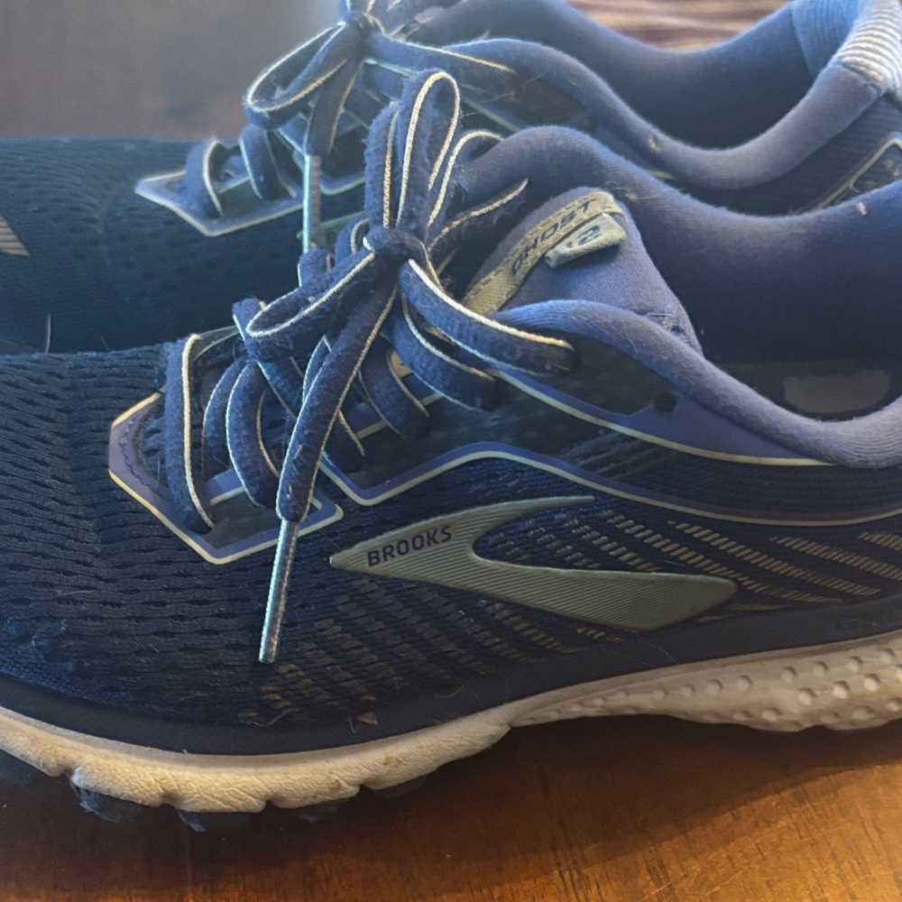 Brooks Ghost 12 Womens Size 6 Blue Athletic Shoes⁠.